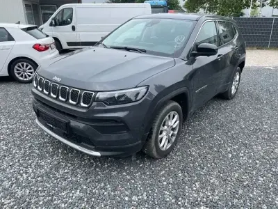 Gebraucht Jeep Compass 179 PS (131 kW) 2025 Grau SUV