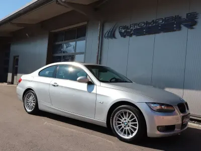 Gebraucht BMW 325 Sport Line 218 PS (160 kW) 2006 Titansilber Coupé