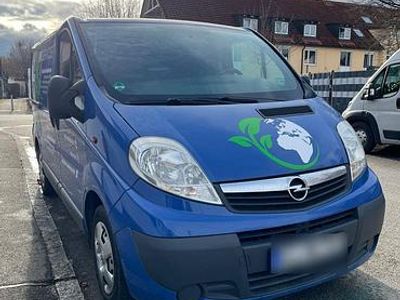 Second-hand Opel Vivaro 2009 Albastru Monovolum
