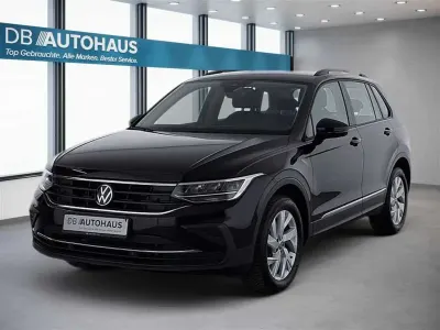 Gebraucht VW Tiguan Life 190 PS (139 kW) 2023 Schwarz SUV