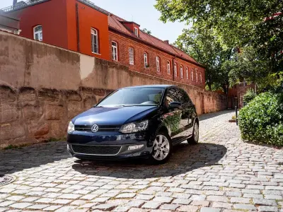 Gebraucht VW Polo 105 PS (77 kW) 2011 Blau Kleinwagen