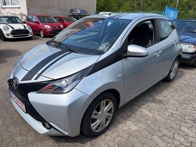 Usata Toyota Aygo X-play 69 CV (50 kW) 2015 Argento Utilitaria