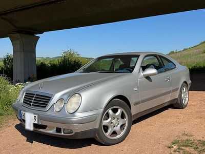 Gebraucht Mercedes CLK200 136 PS (100 kW) 1999 Silber Coupé