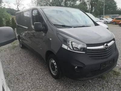 Gebraucht Opel Vivaro 121 PS (88 kW) 2017 Grau Van / Kleinbus