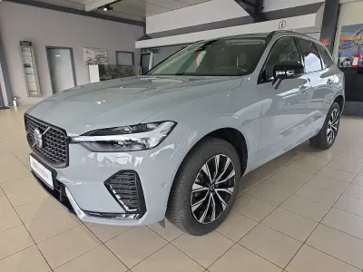 Gebraucht Volvo XC60 Plus 197 PS (144 kW) 2023 Vapour grey SUV