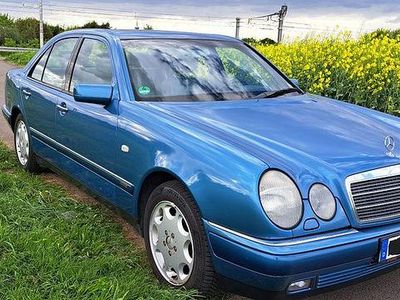 Mercedes E280