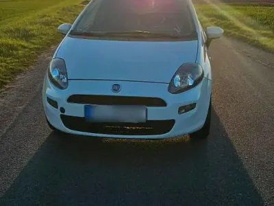 Usata Fiat Grande Punto 69 CV (50 kW) 2013 Bianco Utilitaria