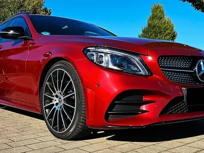 Gebraucht Mercedes C220 AMG 194 PS (142 kW) 2018 Rot Limousine
