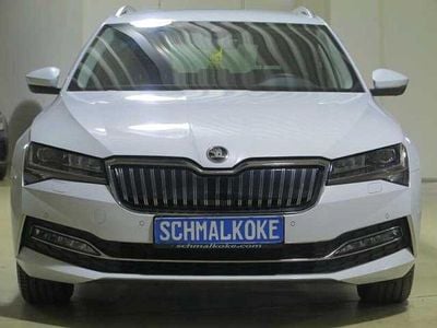 Gebraucht Skoda Superb Style 218 PS (160 kW) 2023 Moon white (metallic) Kombi