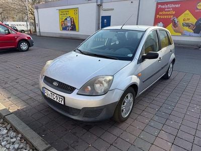 Silber Gebraucht 2006 Ford Fiesta Limousine | 1.300 € (Fairer Preis)