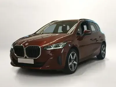 Gebraucht BMW 218 Active Tourer Comfort Edition 136 PS (100 kW) 2025 Piemont rot Van / Kleinbus