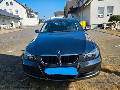 Gebraucht BMW 316 129 PS (94 kW) 2007 Grau Limousine