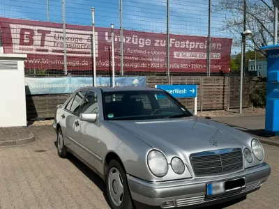 Second-hand Mercedes E240 170 CP (125 kW) 1998 Argintiu Berlinǎ
