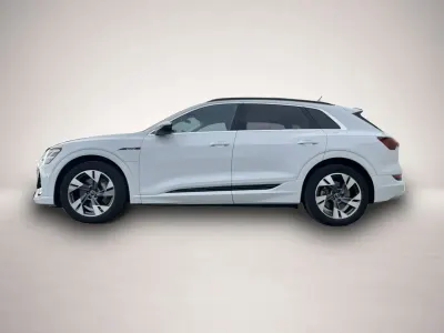 Gebraucht Audi e-tron S-Line 300 kW (408 PS) 2022 Weiß SUV