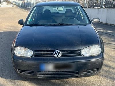 Schwarz Gebraucht 2001 VW Golf IV Kombi | 2.200 € (Fairer Preis)