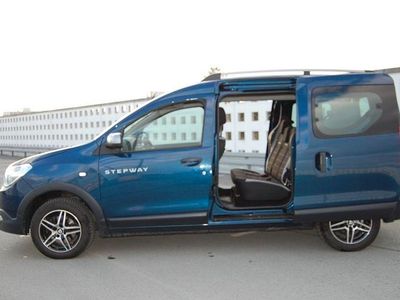 Gebraucht Dacia Dokker Celebration 116 PS (85 kW) 2019 Blau Van / Kleinbus