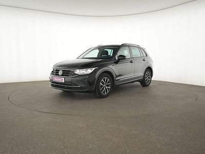 Gebraucht VW Tiguan Life 150 PS (110 kW) 2021 Deep black SUV