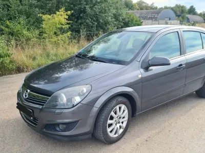 Gebraucht Opel Astra 116 PS (85 kW) 2009 Grau Limousine