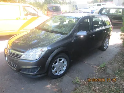 Gebraucht Opel Astra 116 PS (85 kW) 2009 Grau Kombi