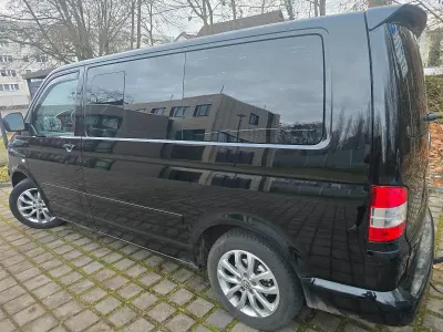 Usata VW Caravelle Comfortline 131 CV (96 kW) 2006 Nero Furgone