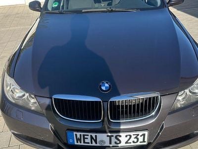 Second-hand BMW 318 143 CP (105 kW) 2005 Gri Berlinǎ