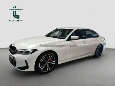 Gebraucht BMW 318 M Sport 156 PS (114 kW) 2025 Mineralweiß (metallic) Limousine