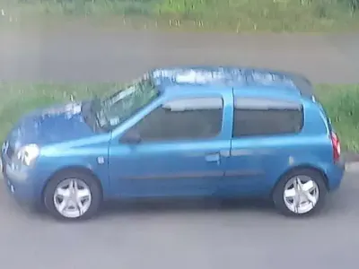 Usata Renault Clio II 75 CV (55 kW) 2004 Blu Berlina