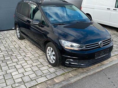 Gebraucht VW Touran Comfortline 115 PS (84 kW) 2020 Schwarz Van / Kleinbus