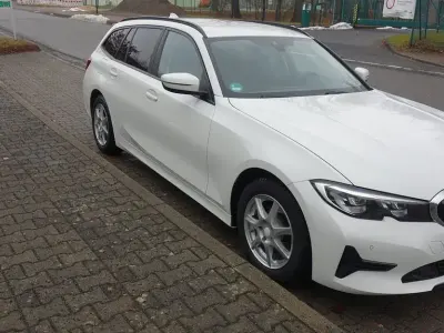 Gebraucht BMW 320 Advantage 190 PS (139 kW) 2020 Weiß Kombi