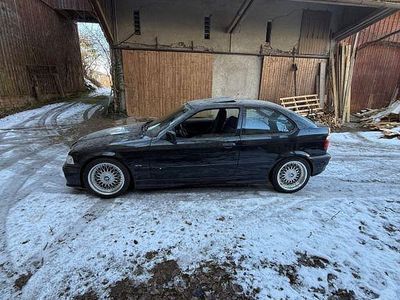 Schwarz Gebraucht 1997 BMW 318 Compact Kleinwagen | 3.333 €