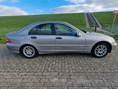 Gebraucht Mercedes C180 143 PS (105 kW) 2004 Grau Limousine