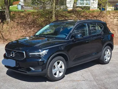 Gebraucht Volvo XC40 Momentum 163 PS (119 kW) 2021 Schwarz SUV