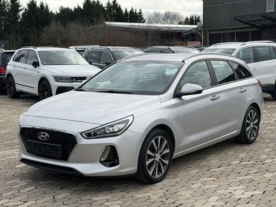 Gebraucht Hyundai i30 Trend 140 PS (102 kW) 2017 Silber Kombi