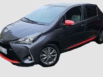 Gebraucht Toyota Yaris Edition 111 PS (81 kW) 2017 Grau Limousine