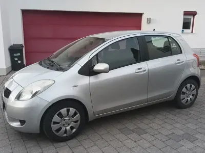 Gebraucht Toyota Yaris Cool 87 PS (63 kW) 2007 Silber Kleinwagen