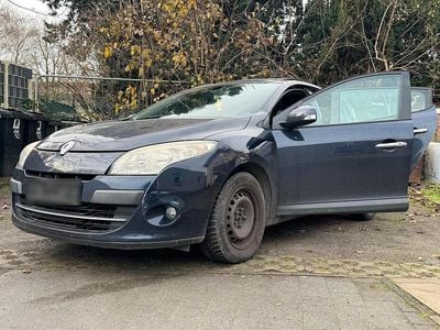 Second-hand Renault Mégane III 140 CP (102 kW) 2010 Albastru Hatchback
