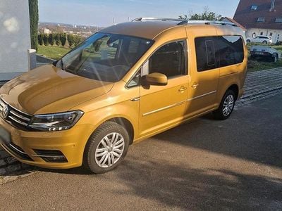 Gebraucht VW Caddy Maxi Highline 135 PS (99 kW) 2020 Gold Van / Kleinbus