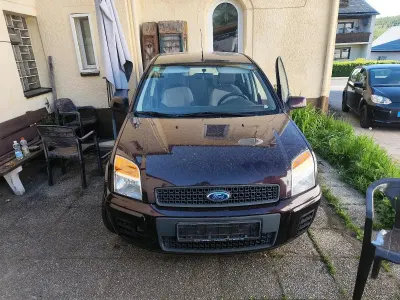 Gebraucht Ford Fusion 100 PS (73 kW) 2010 Kleinwagen