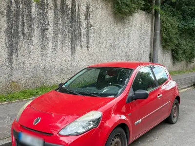 Gebraucht Renault Clio II 74 PS (54 kW) 2010 Rot Coupé