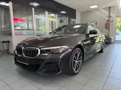 Gebraucht BMW 530e M Sport 292 PS (214 kW) 2022 Grau Kombi
