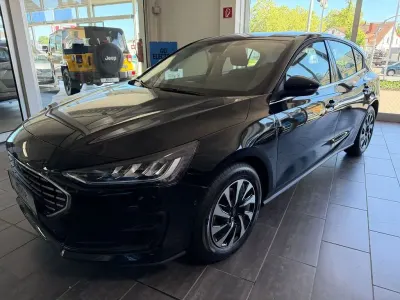 Neu Ford Focus Titanium 125 PS (91 kW) 2026 Schwarz Limousine