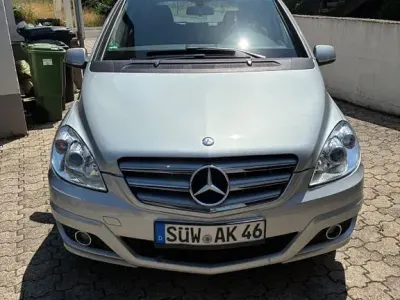 Gebraucht Mercedes B200 136 PS (100 kW) 2009 Silber Van / Kleinbus