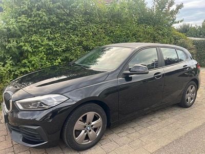 Schwarz Gebraucht 2020 BMW 118 Advantage Kleinwagen | 15.300 € (Guter Preis)