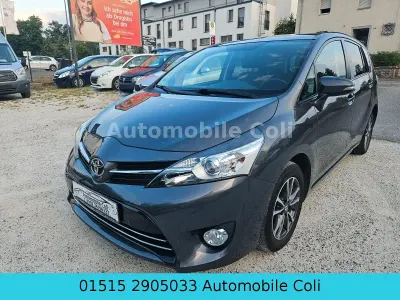 Gebraucht Toyota Verso Skyview Edition 111 PS (81 kW) 2015 Grau Van / Kleinbus