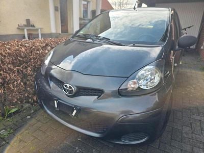 Brugt Toyota Aygo 65 HK (47 kW) 2009 Grå Hatchback
