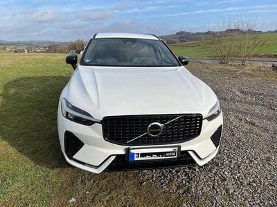 Weiß Gebraucht 2022 Volvo XC60 Plus SUV | 36.200 € (Fairer Preis)
