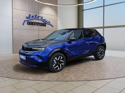 Neu Opel Mokka 136 PS (100 kW) 2025 Kolibri blau / schwarz SUV