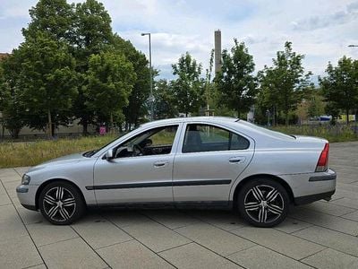 Silber Gebraucht 2003 Volvo S60 Limousine | 2.190 € (Fairer Preis)