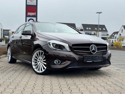 Gebraucht Mercedes A180 122 PS (89 kW) 2015 Braun Limousine