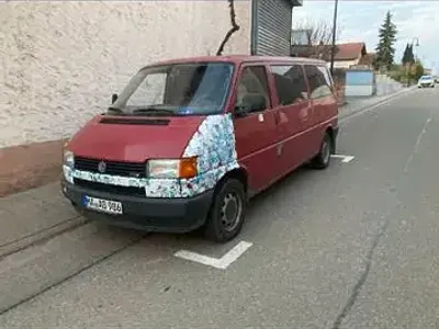 Używany VW Caravelle 68 KM (50 kW) 1995 Czerwony Van